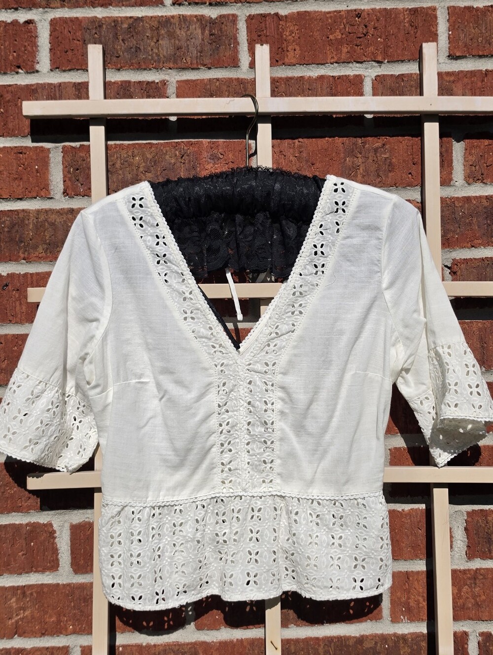 Abercrombie & Fitch white eyelet top Small